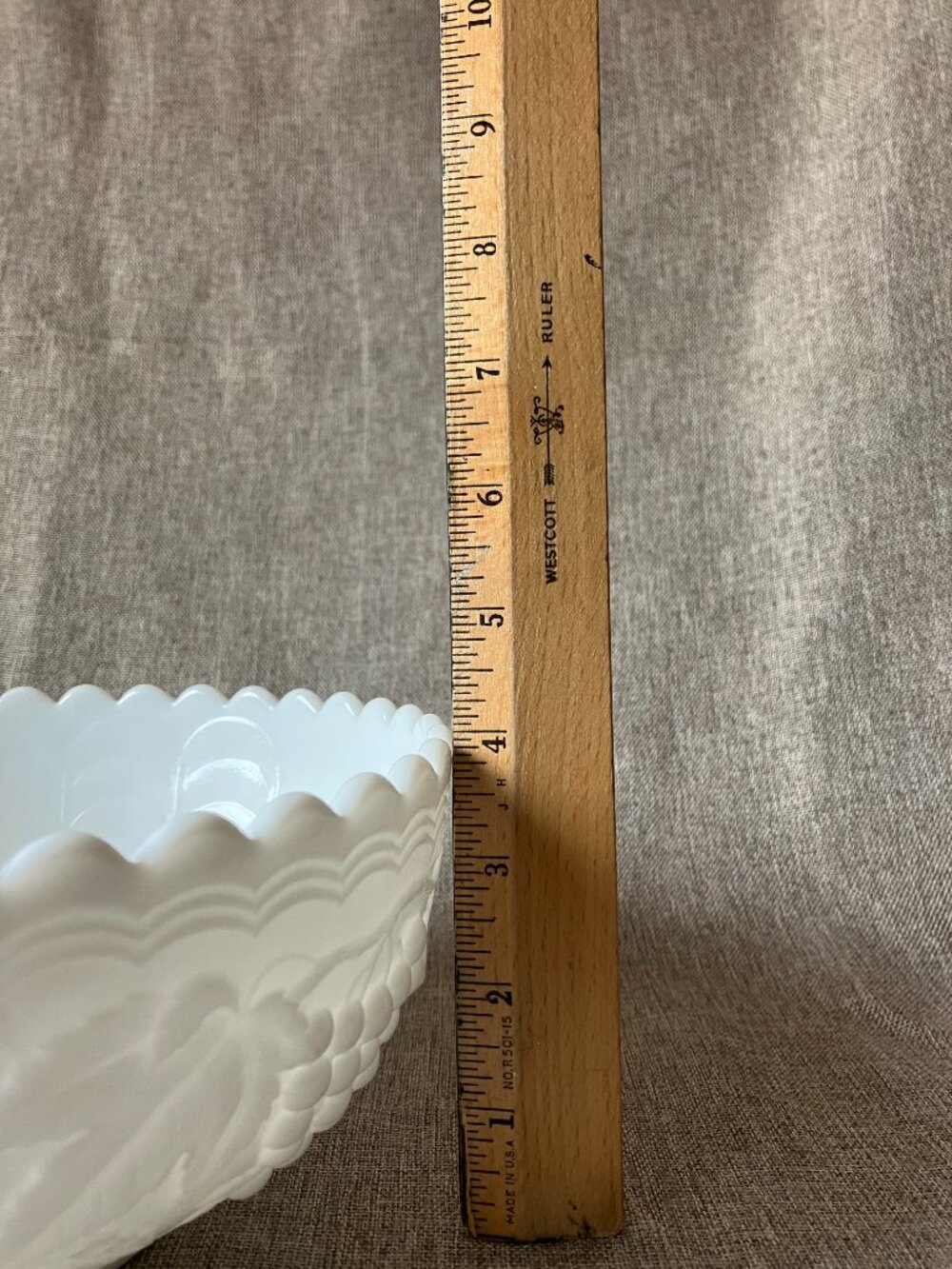 Vintage Imperial Glass 8-1/2" White Milk Glass Bowl Embossed Grape Scallop Edge - Picture 7 of 7
